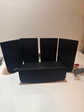 Sony Surround Sound Speaker System Black 1 x SS-CTB121, 4 x SS-TSB121 Very Good